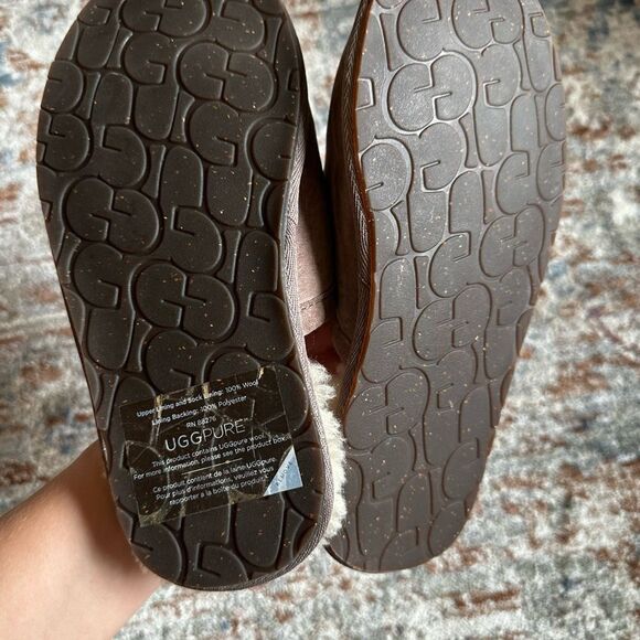 UGG slippers  - Picture 2 of 3